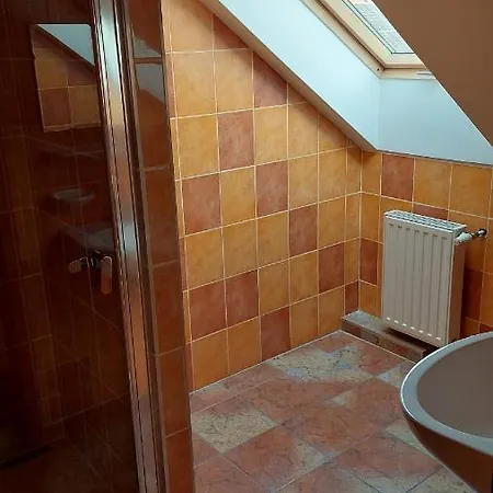 Bordany Hostel بيت شباب *