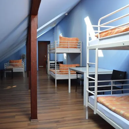 Bordany Hostel بيت شباب