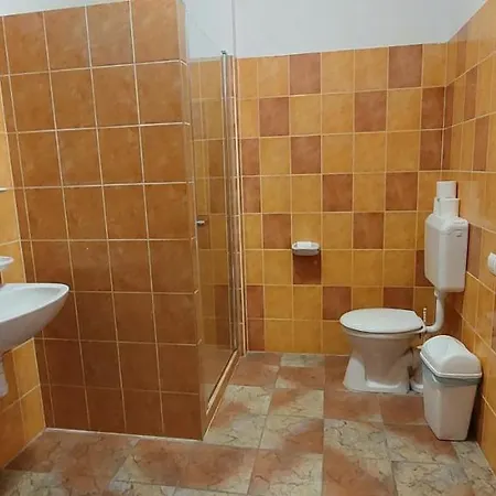 Bordany Hostel *