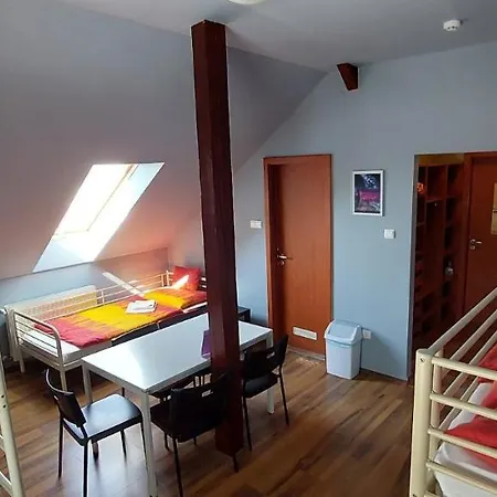 Bordany Hostel بيت شباب *