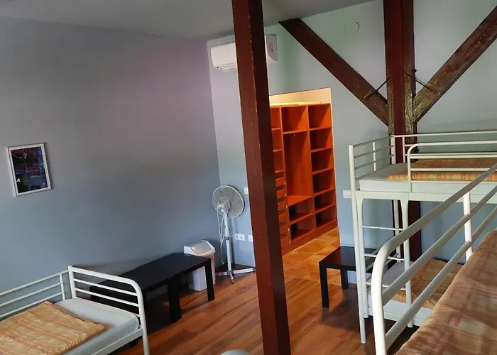 Bordany Hostel *