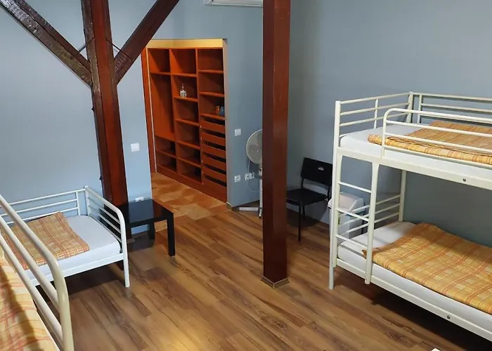 بيت شباب Bordany Hostel *