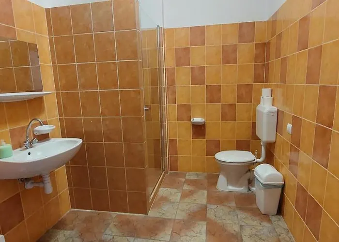Bordany Hostel *